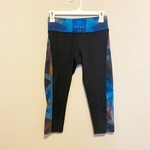 LuLaRoe Black Galaxy Athletic Crop Legging…‎
